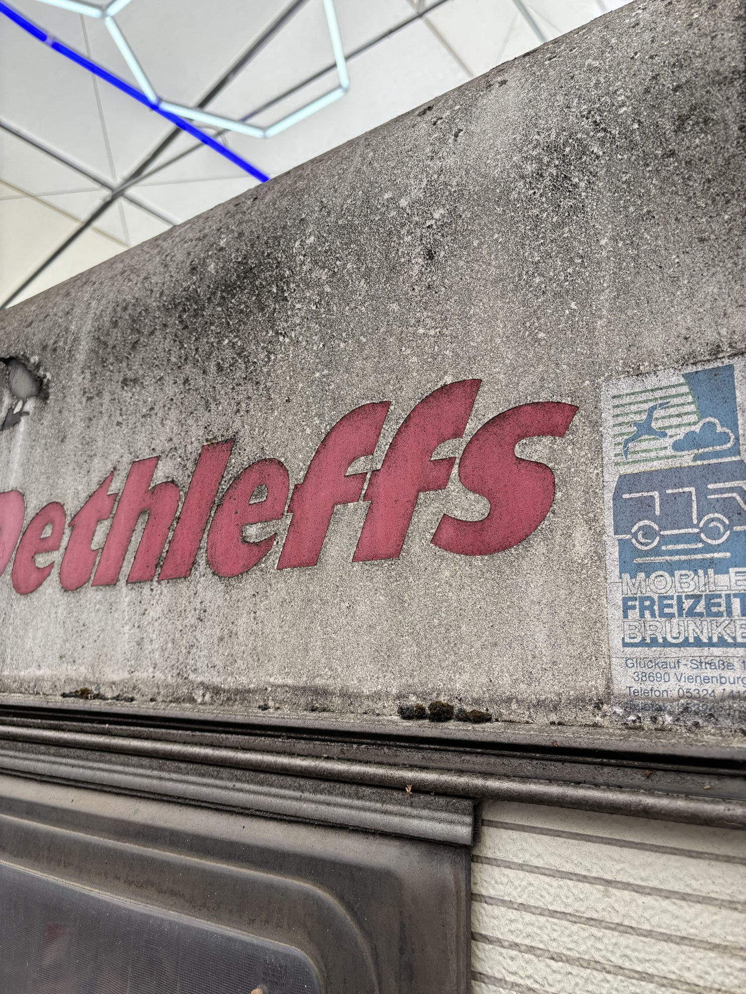 Wohnmobil vor der Aufbereitung